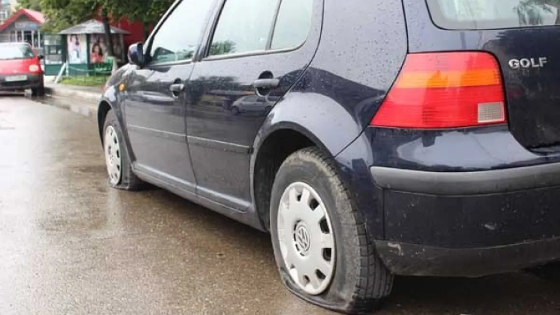 Adolescent de 18 ani, principalul suspect în cazul celor 40 de autoturisme vandalizate