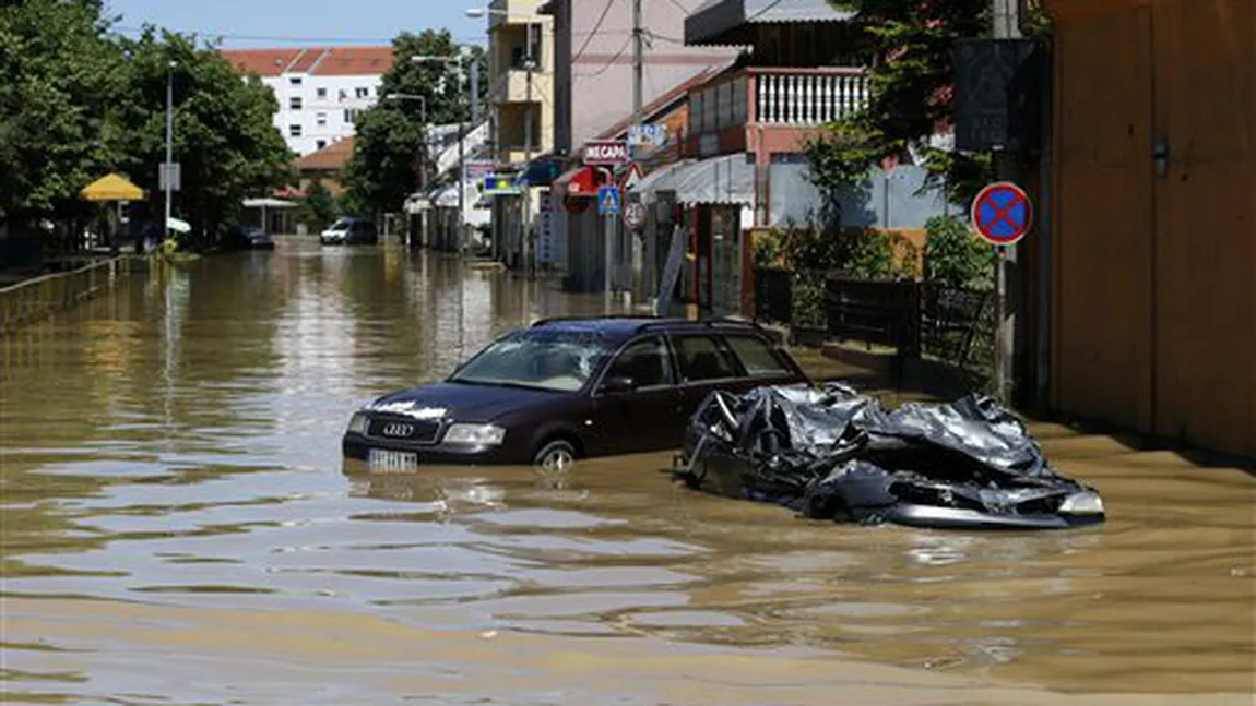 Inundaţii DEVASTATOARE la graniţele României VIDEO