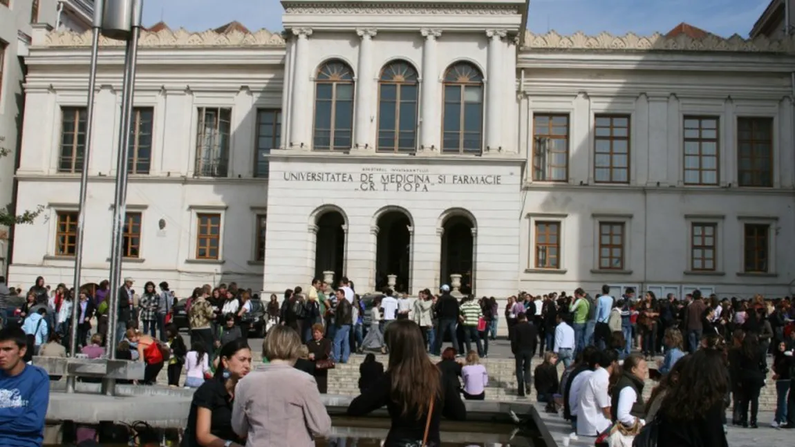 Aproximativ 14.000 de studenţi străini urmează în România cursuri de licenţă, masterat, doctorat