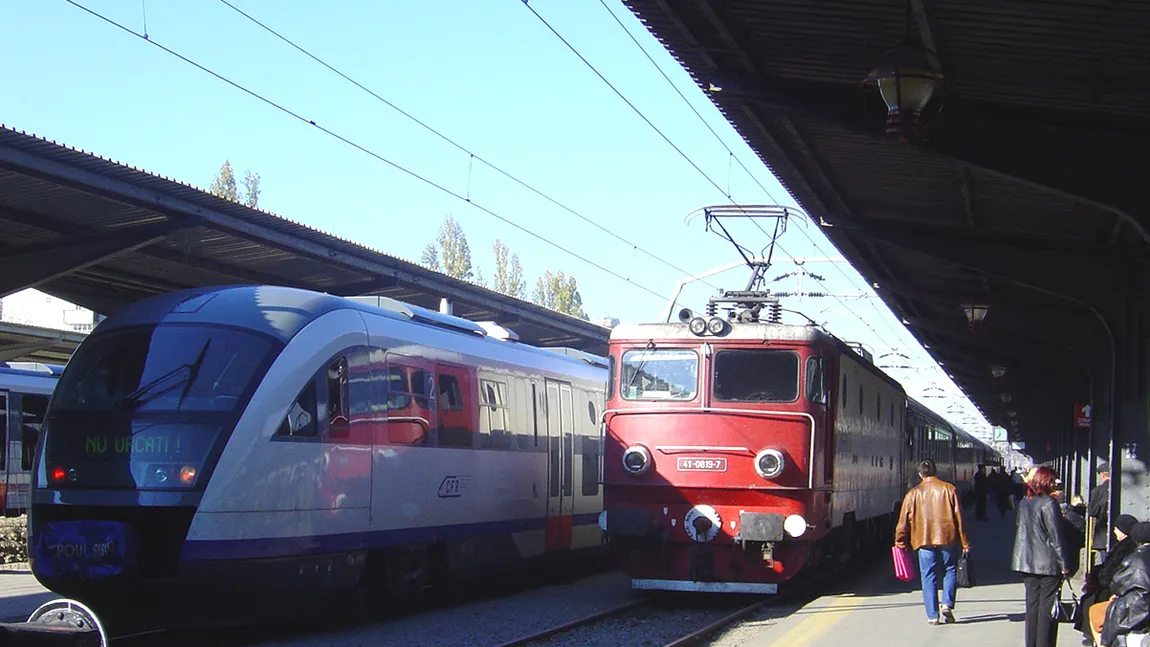 Trenurile de călători circulă pe o rută ocolitoare în vestul ţării