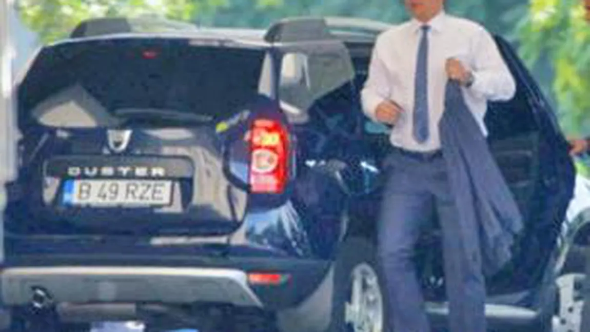 Maşinile prezidenţiabililor - Ponta cu Duster, Iohannis cu BMW