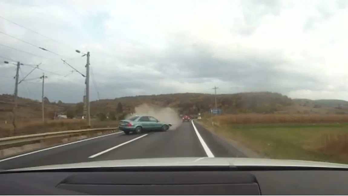 Un ACCIDENT DEOSEBIT de VIOLENT, filmat de un şofer pe o şosea din Transilvania: Am scăpat, am scăpat! VIDEO