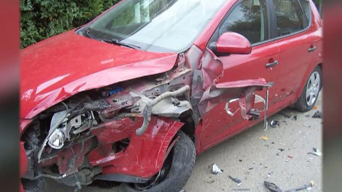 ACCIDENT teribil provocat de un ŞOFER DROGAT: Cinci maşini au fost avariate