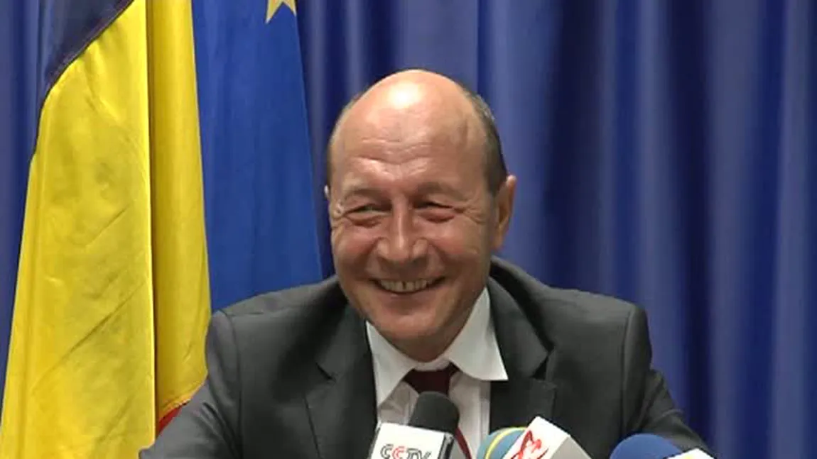 Preşedintele Traian Băsescu a ieşit la bere cu Elena Udrea şi alţi lideri PMP