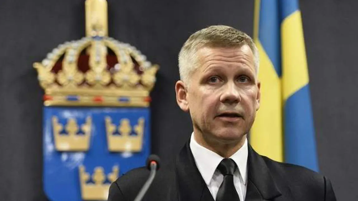 Mobilizare importantă de forţe militare. Submarin străin, probabil RUSESC, în apropiere de Stockholm