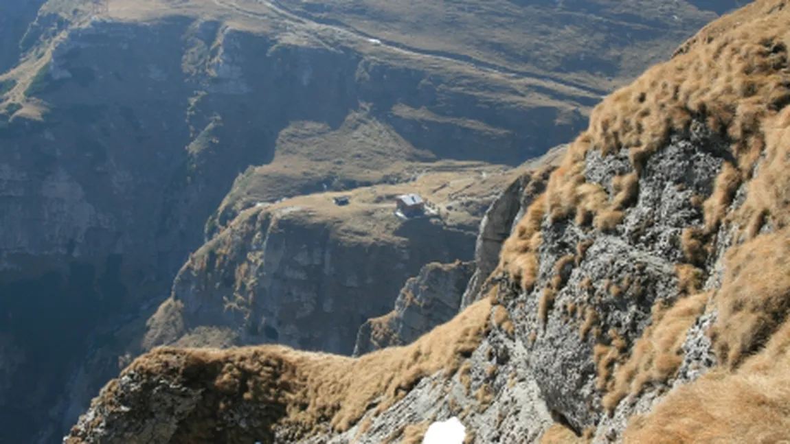 Turist lovit în cap de un bolovan în timp ce urca pe munte, în Masivul Bucegi