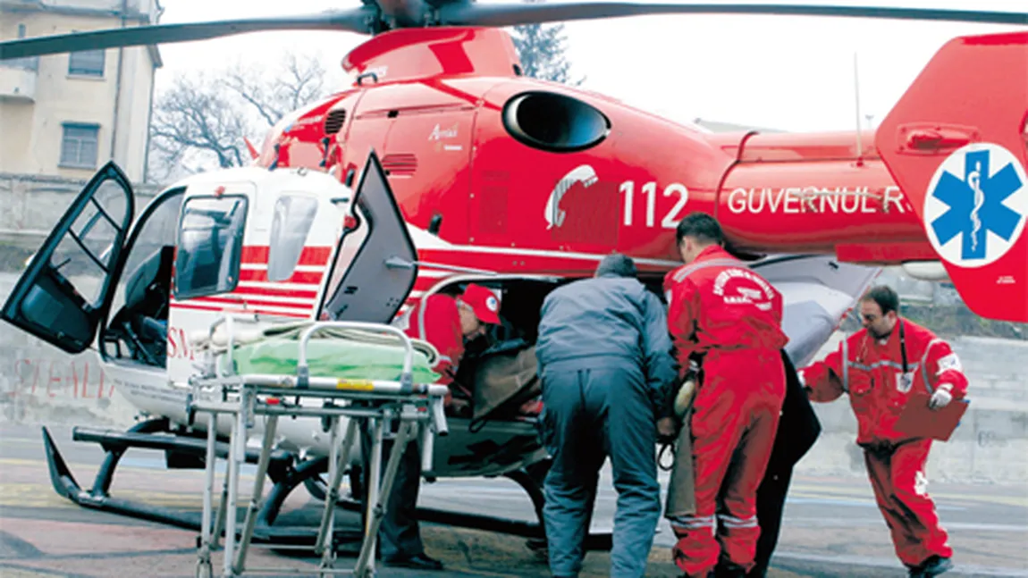MOMENTE DE GROAZĂ la Iaşi: Un ELEV DROGAT, luat cu elicopterul de la şcoală