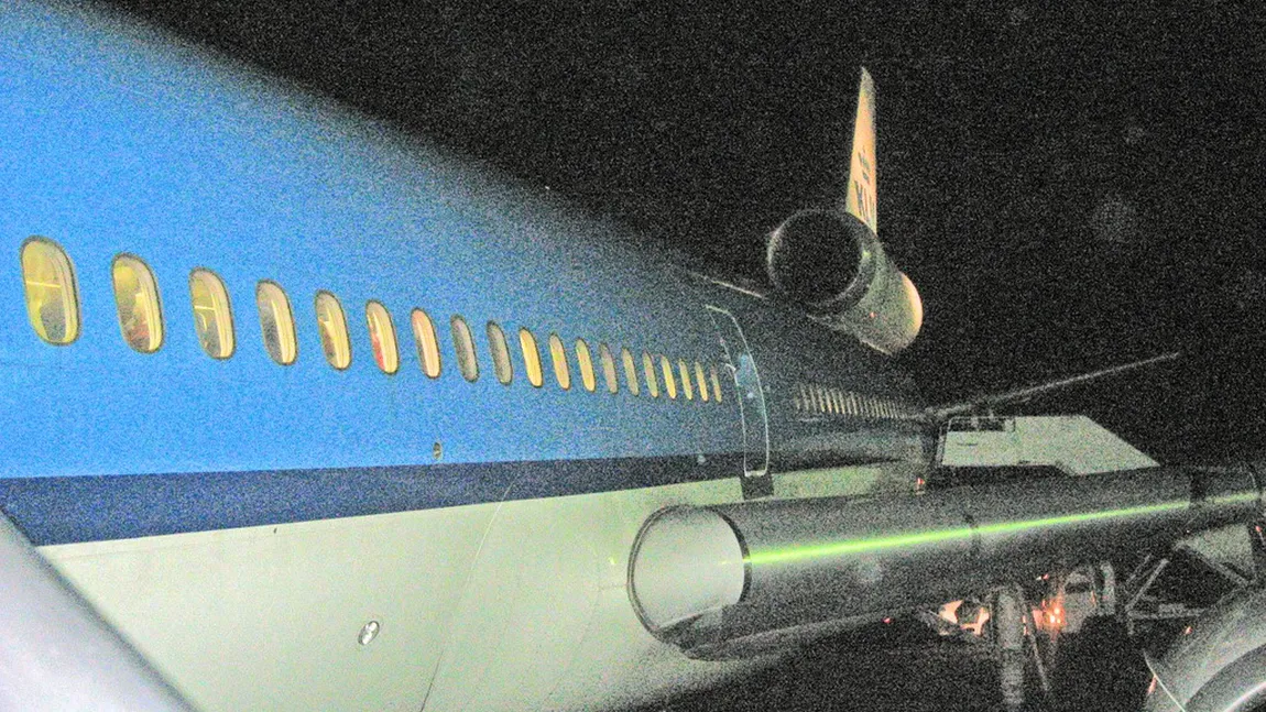Aterizare de URGENŢĂ din cauza unei alerte false cu bombă