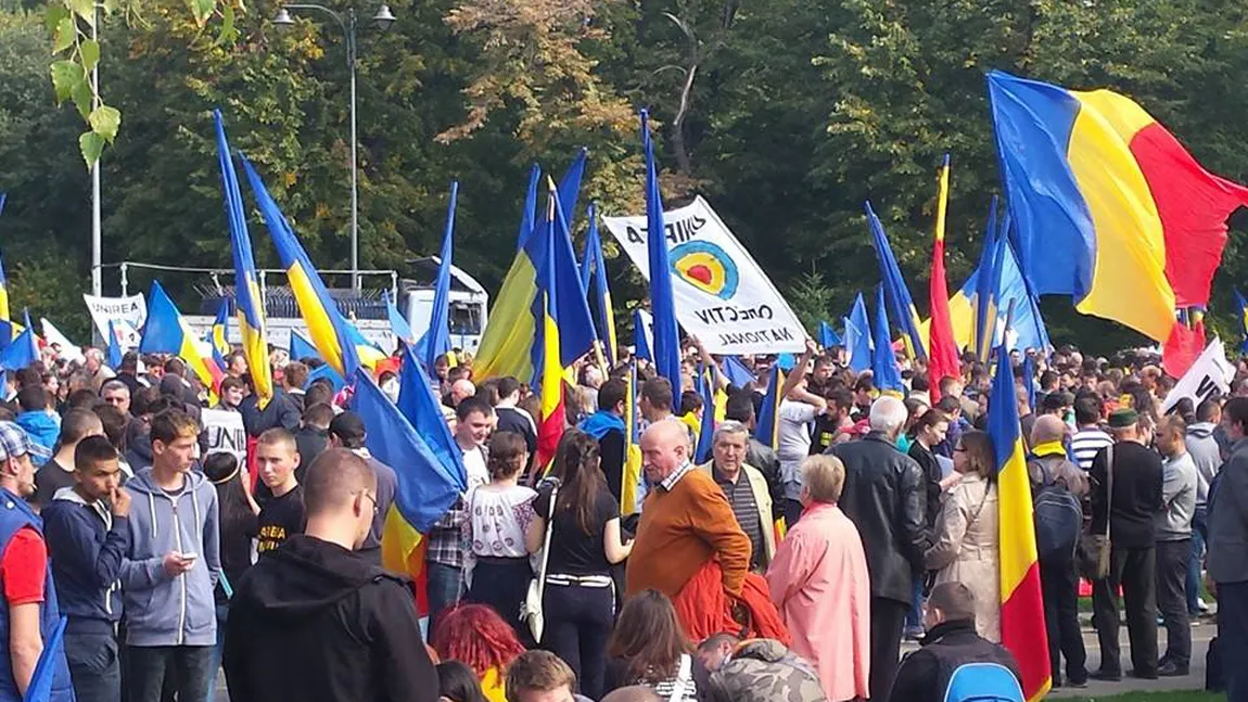 Marşul prounionist, la a treia ediţie. Circa 10.000 de oameni au cerut unirea cu Basarabia