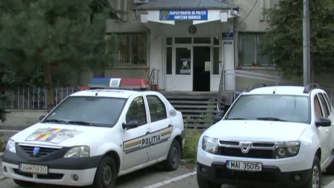 TUPEU INCREDIBIL. Trei hoţi au spart MAŞINA POLIŢIEI