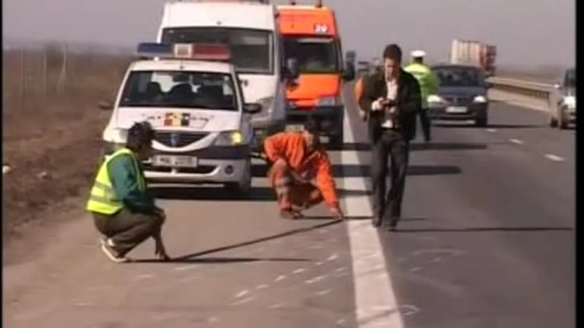 Accident violent pe autostrada Bucureşti-Piteşti. Bucăţi din autoturisme au fost aruncate la zeci metri