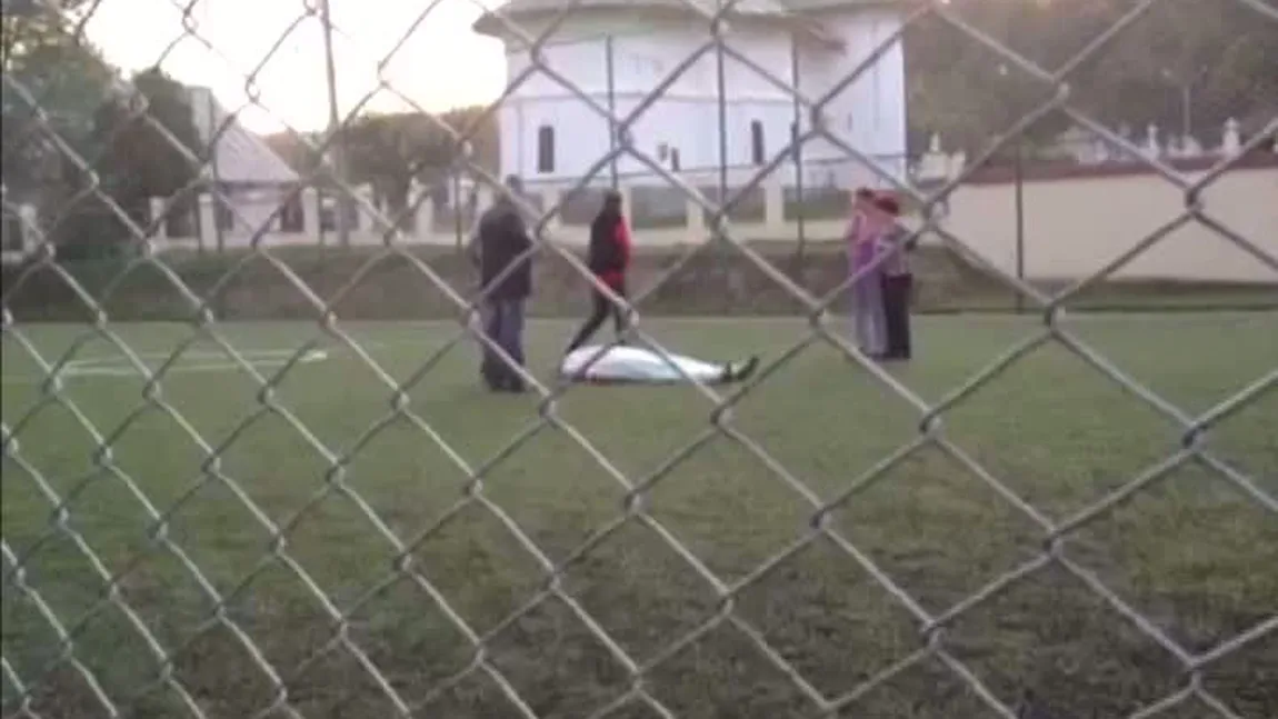 Dramă cumplită în Argeş. Un tânăr de 26 de ani a murit pe terenul de fotbal