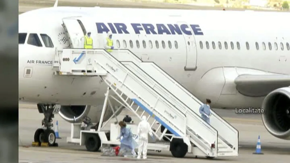 Panică pe AEROPORT: Un avion a fost IZOLAT din cauza unui pasager cu simptome de EBOLA - VIDEO