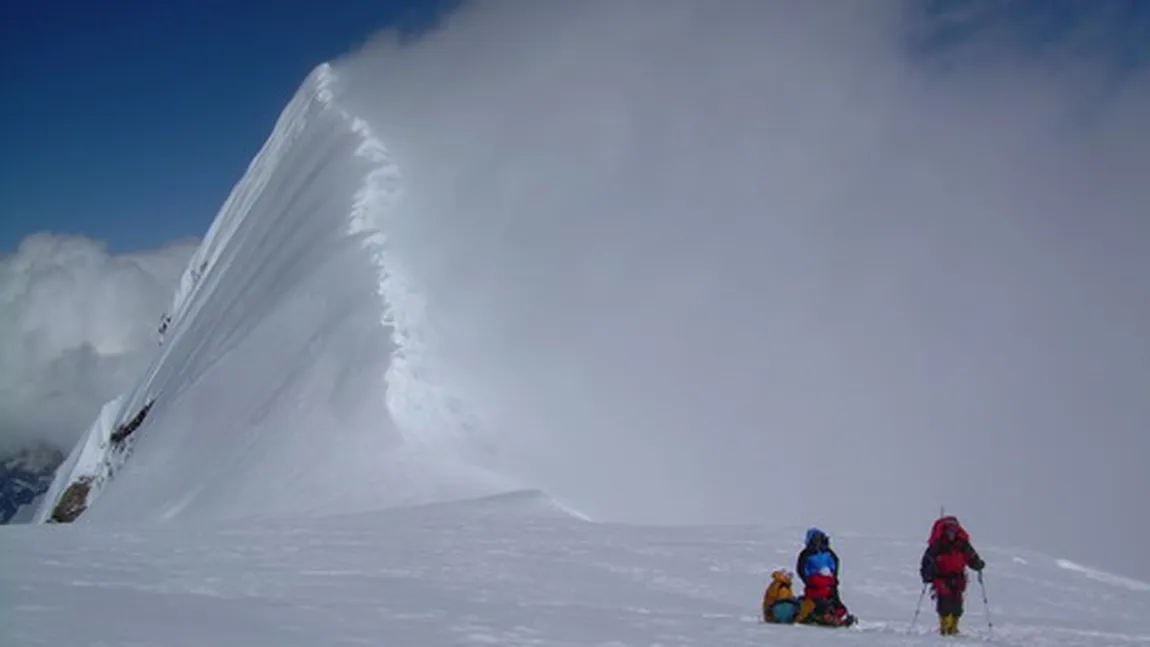 TRAGEDIA din Himalaya: 43 de alpinişti şi-au pierdut viaţa în furtuna de zăpadă