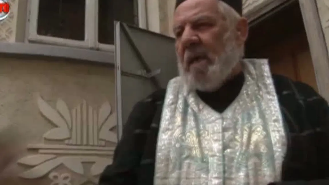 De râsul curcilor! Un preot cunoscut în România, dovedit turnător la Securitate, a sărit la BĂTAIE cu crucea