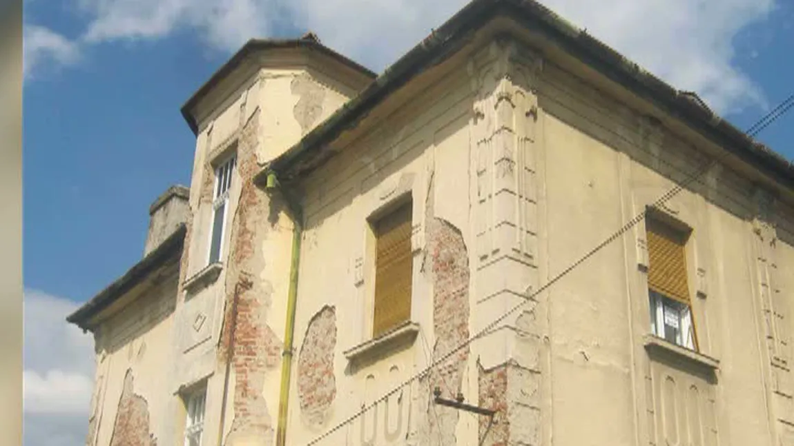 O clădire din Timişoara, luată ABUZIV de romi, recuperată de primărie după ani de procese
