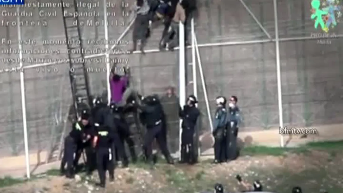 Scandal în Spania: Poliţiştii au bătut un imigrant african până l-au lăsat inconştient VIDEO
