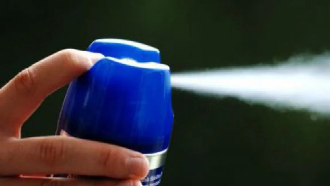 Spray lacrimogen pulverizat într-o şcoală din Bucureşti: Patru elevi, la spital