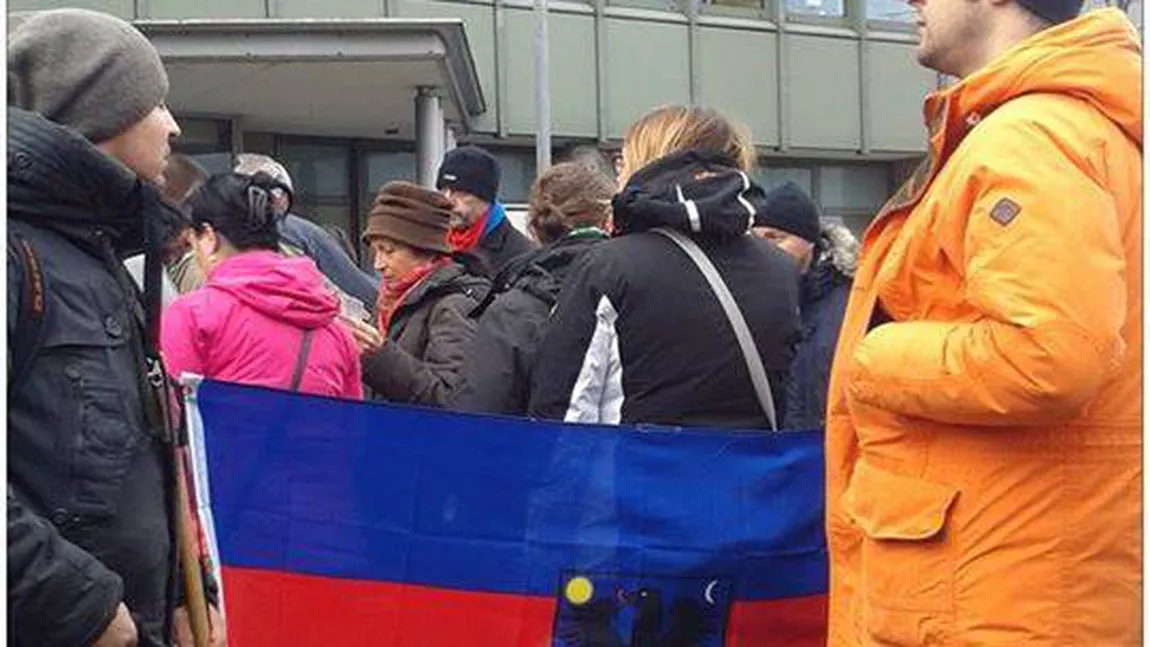Steaguri separatiste afişate la secţiile de vot din Diaspora