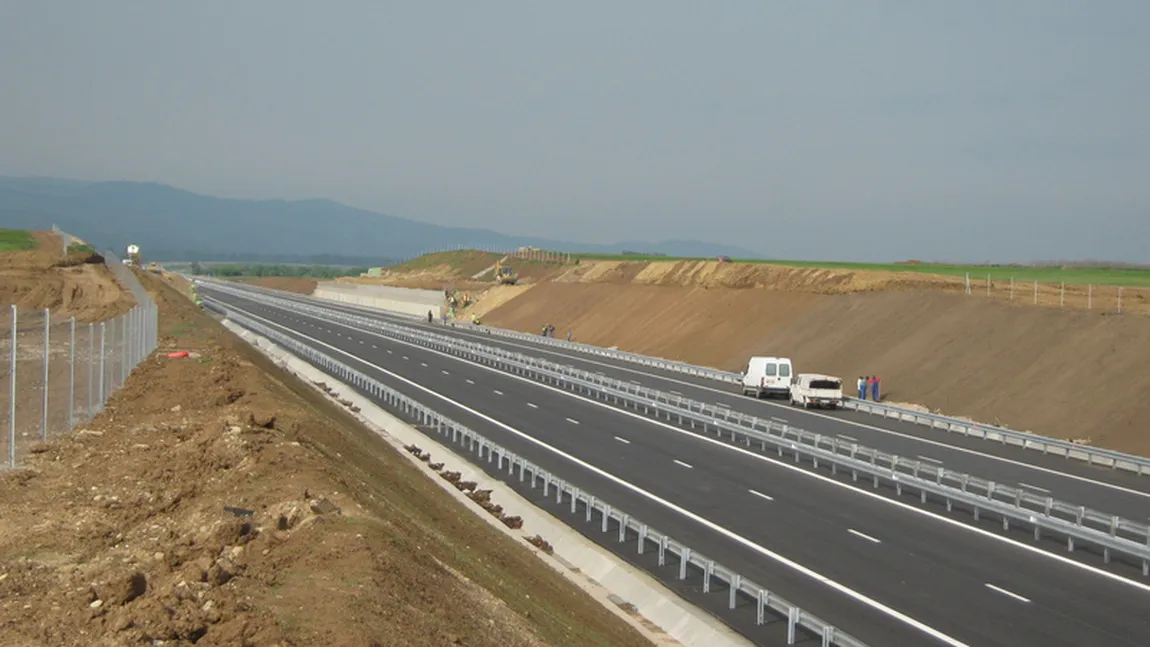 RESTRICŢII de circulaţie pe A1. Un pod a fost avariat