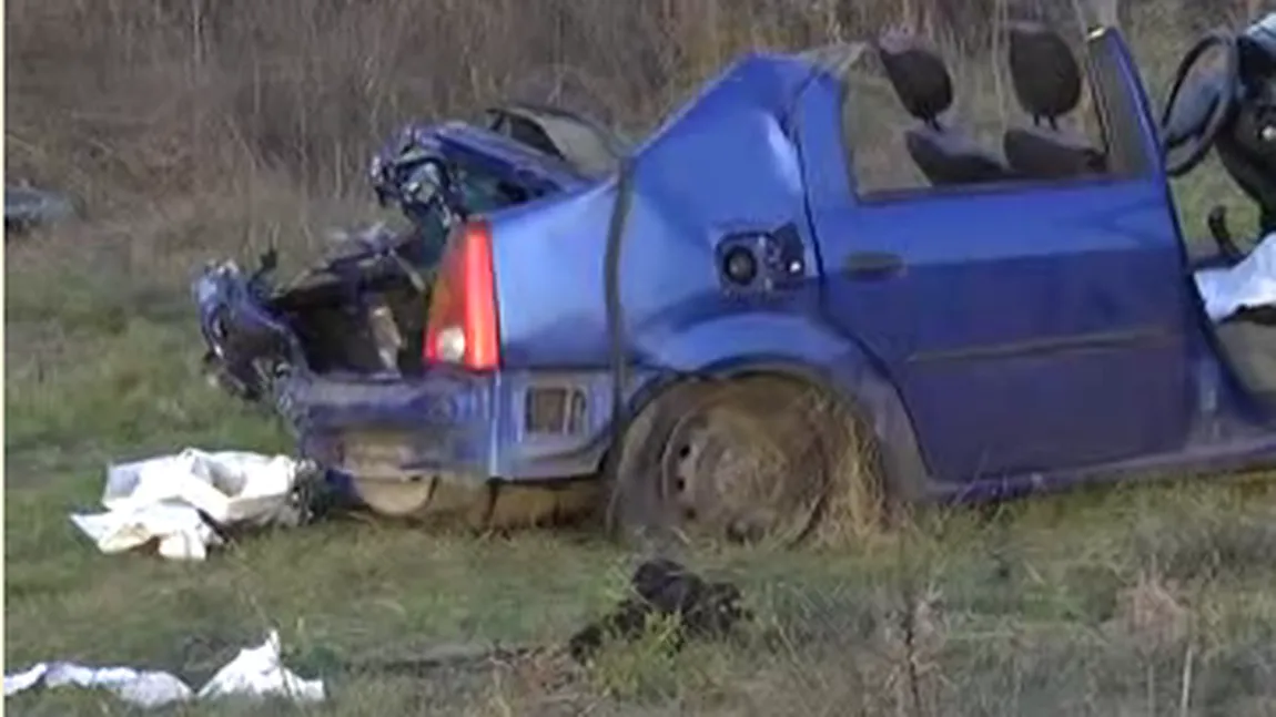 Accident TERIBIL. Maşină spulberată de tren în Tunari. Un copil de 8 ani a decedat VIDEO