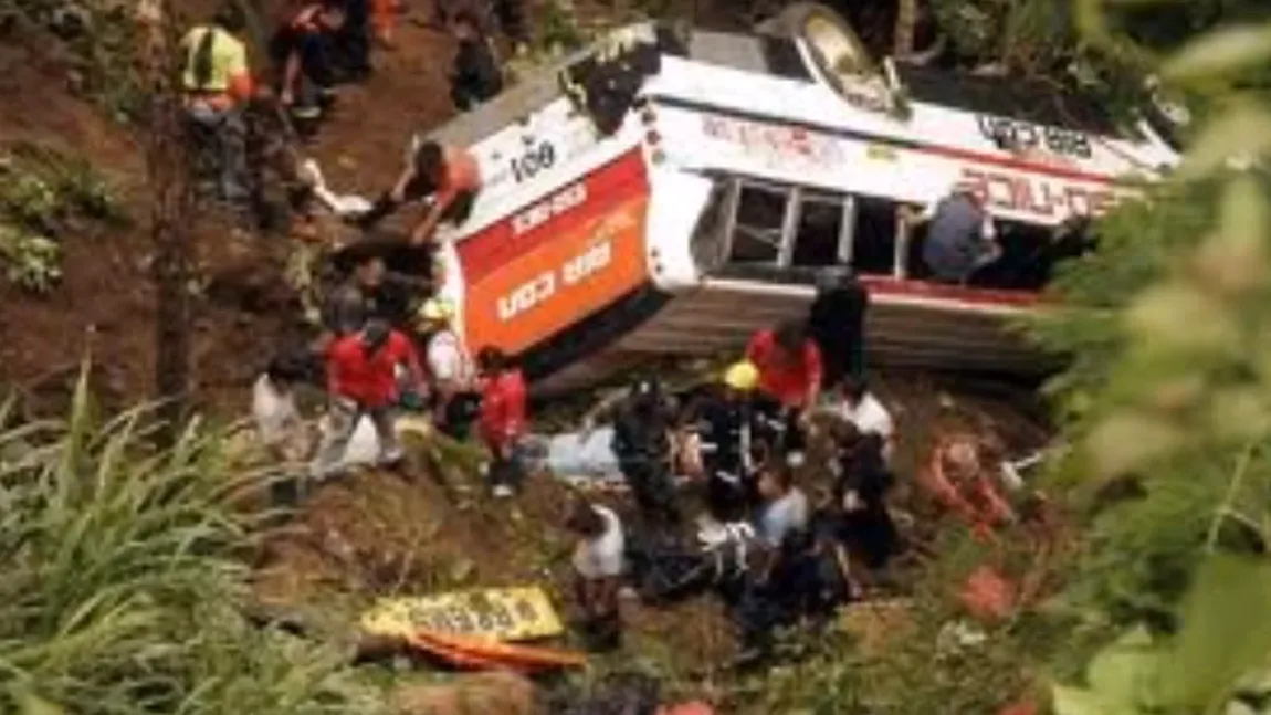 Accident TERIBIL de autocar. 47 de oameni au murit
