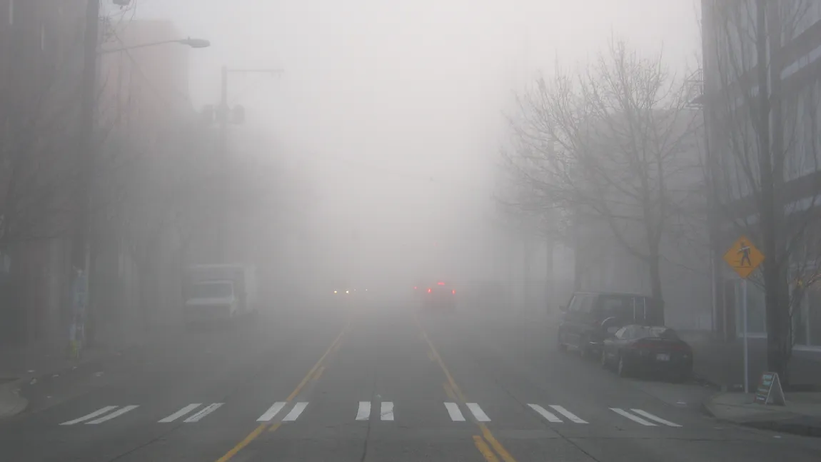 Trafic îngreunat din cauza ceţii. Vezi zonele afectate