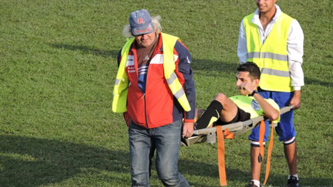 Situaţie inedită în fotbalul românesc. Un arbitru a fost înocuit cun un spectator VIDEO