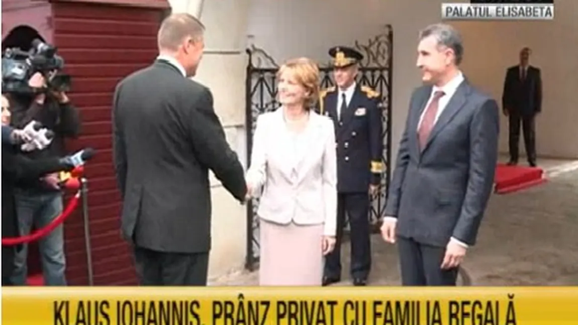 Klaus Iohannis a participat la un prânz privat la reşedinţa regelui Mihai I VIDEO