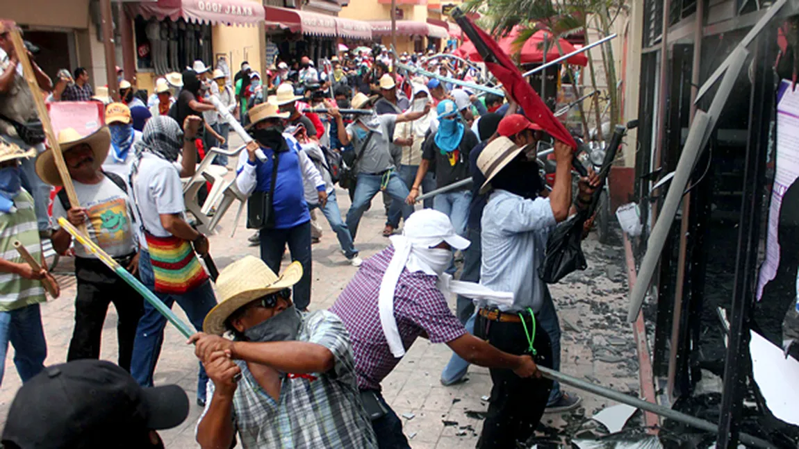 Mexicanii au ieşit la proteste, pe străzi, sătui de GUVERNUL INCOMPETENT şi CORUPT VIDEO