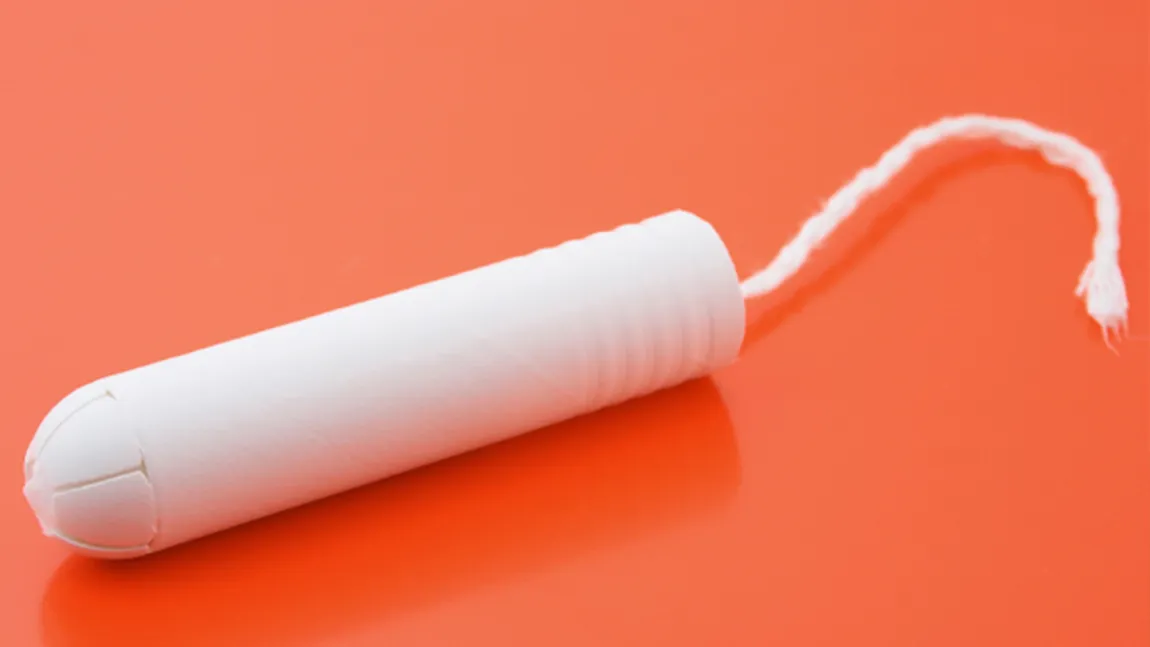 ŞOCANT! O femeie a intrat în COMĂ şi a fost la o ORĂ de MOARTE din cauza unui tampon FOTO