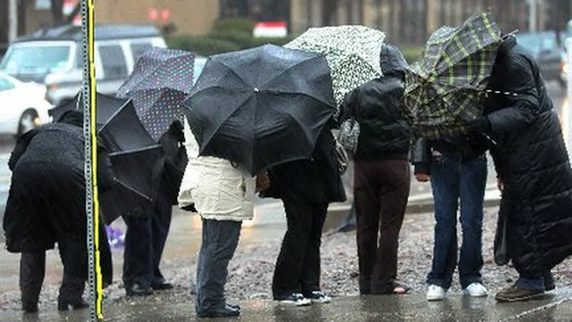 PROGNOZA METEO PE TREI ZILE. Ploile ameninţă din ce în ce mai multe regiuni, iar vântul se intensifică