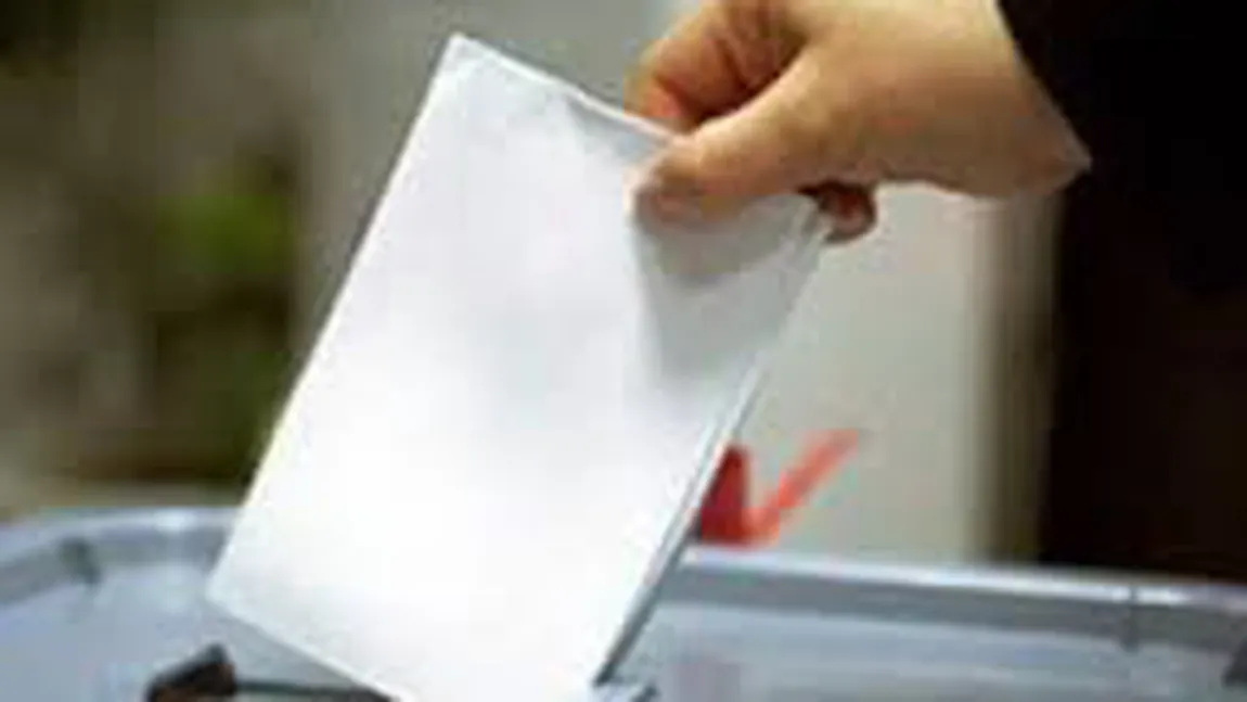 ALEGERI PREZIDENŢIALE 2014: Românii din străinătate, la urne în 45 de secţii, la începerea votului în România