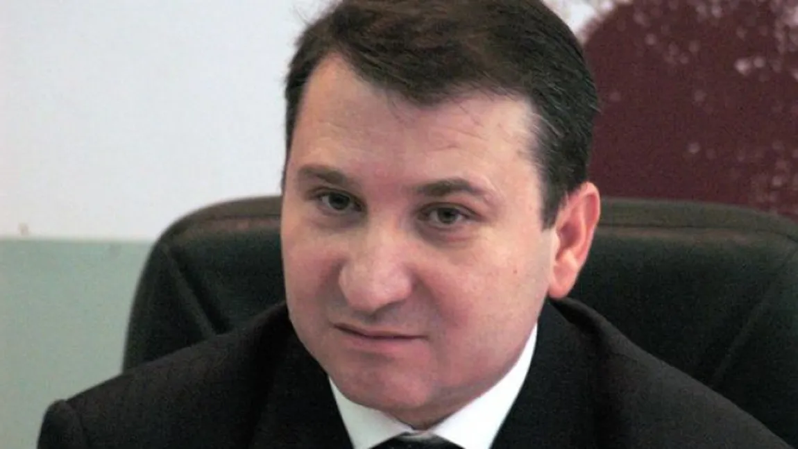 Primarul suspendat al Bacăului, aflat în arest la domiciliu, a fost internat din nou în spital