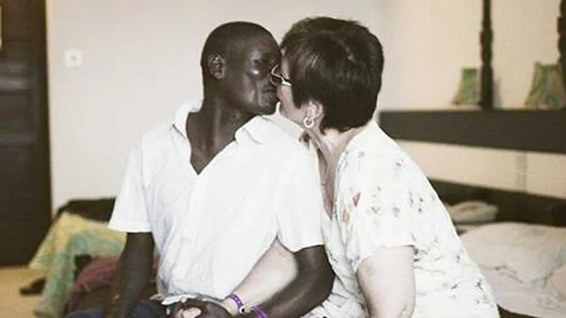 De ce adoră femeile trecute de prima tinereţe să meargă în vacanţă în Kenya FOTO