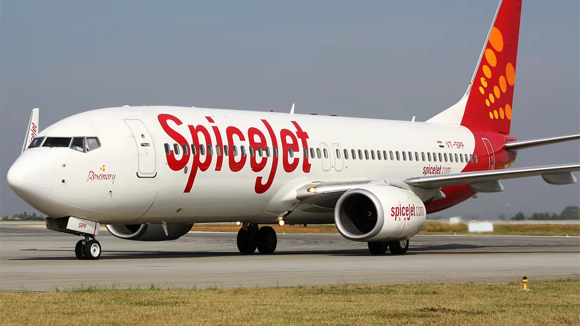 Un avion al companiei indiene Spice Jet s-a izbit de un BIVOL care a pătruns pe pistă