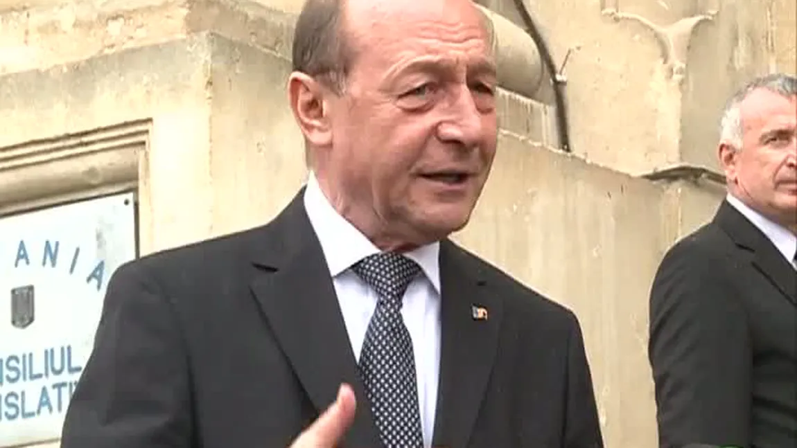 Traian Băsescu, la dispoziţia lui Klaus Iohannis: De luni începe 