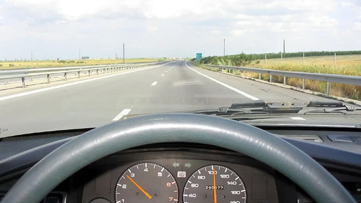 Un şofer a gonit cu 202 km/h pe autostrada Transilvania