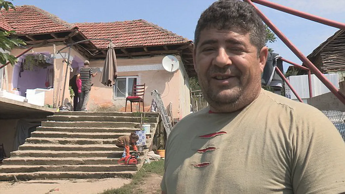 Un asistat social în Marea Britanie şi-a construit casă în România. Vezi câţi bani a reuşit să strângă FOTO