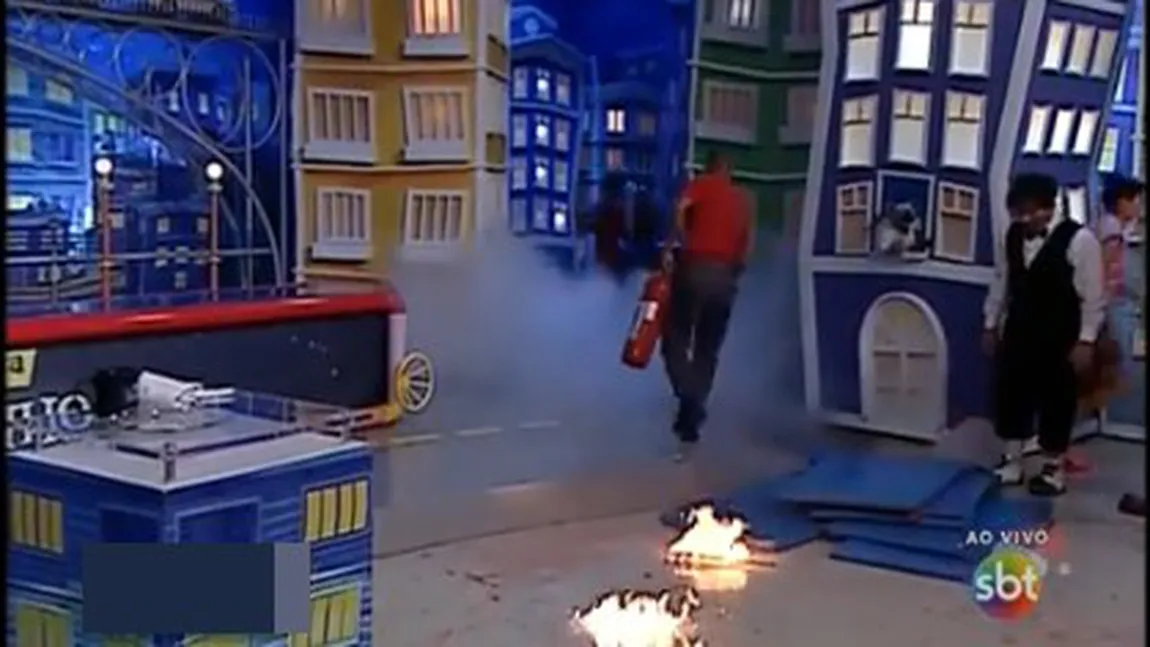 Imagini INCREDIBILE. A luat FOC în direct, în timpul unei emisiuni TV VIDEO