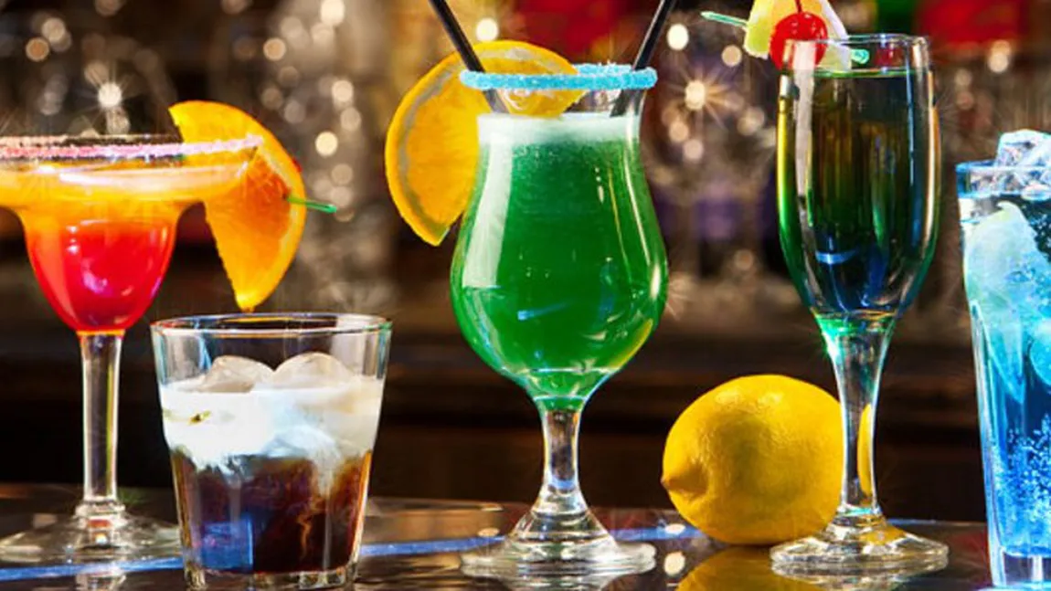 Reţete de cocktail-uri cu care îţi vei impresiona invitaţii în seara de Revelion 2015