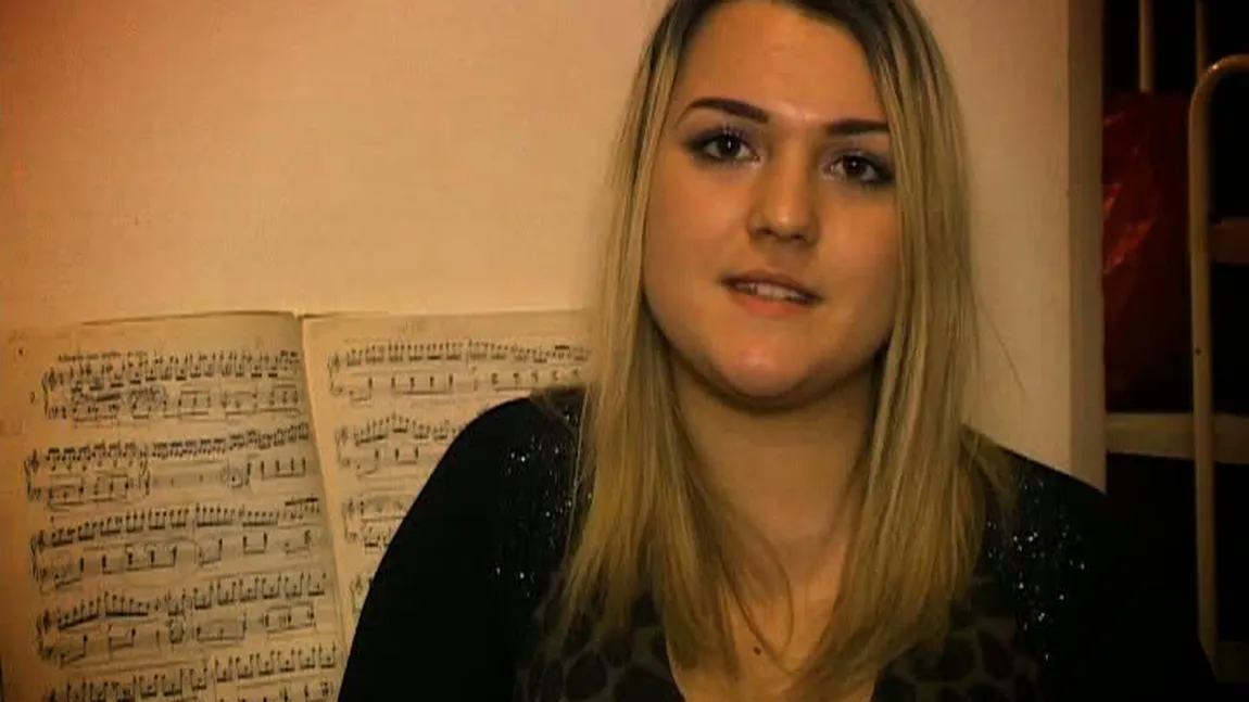 Povestea dramatică a unui COPIL GENIU. Ajut-o pe Denisa să devină o pianistă faimoasă VIDEO