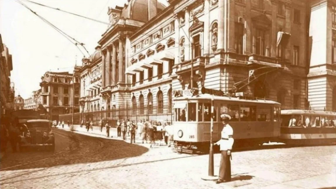 PARADĂ de TRAMVAIE VECHI, la împlinirea a 120 de ani de când primul tramvai electric circula în Bucureşti