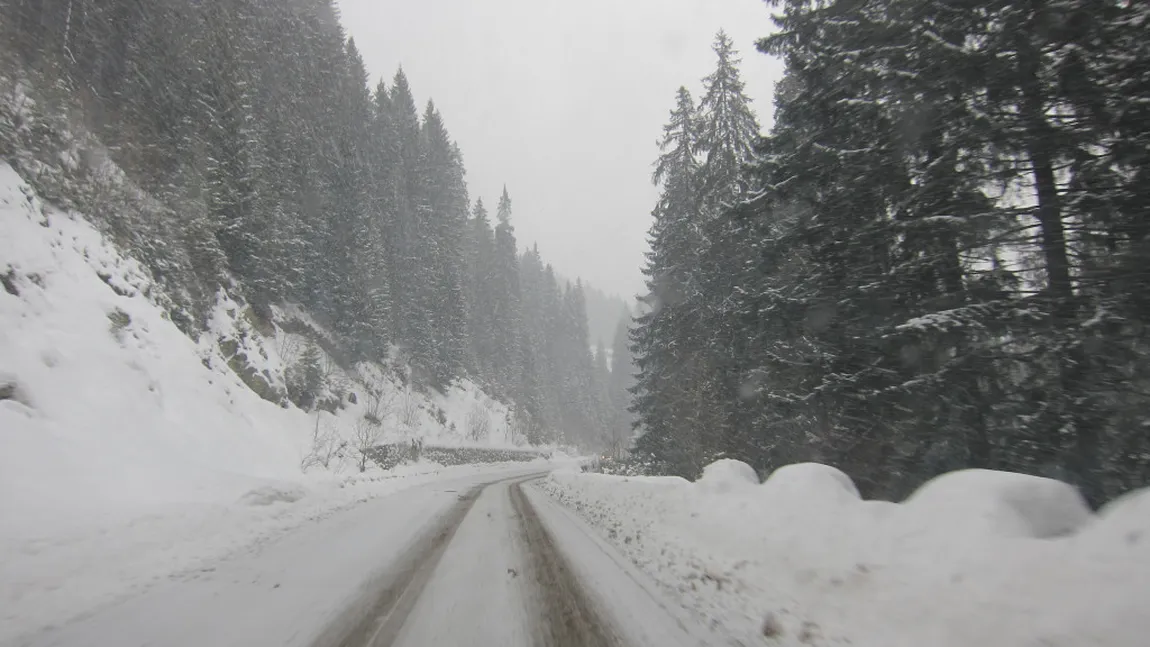 Turişti străini, blocaţi pe Transalpina. AVERTISMENTUL salvamontiştilor