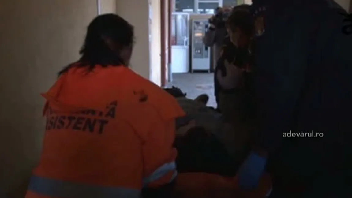 Asistentă medicală, BĂTUTĂ în ambulanţă de un pacient agresiv VIDEO