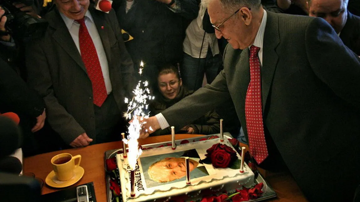 Ion Iliescu serbează ziua de Sfântul Ion în familie