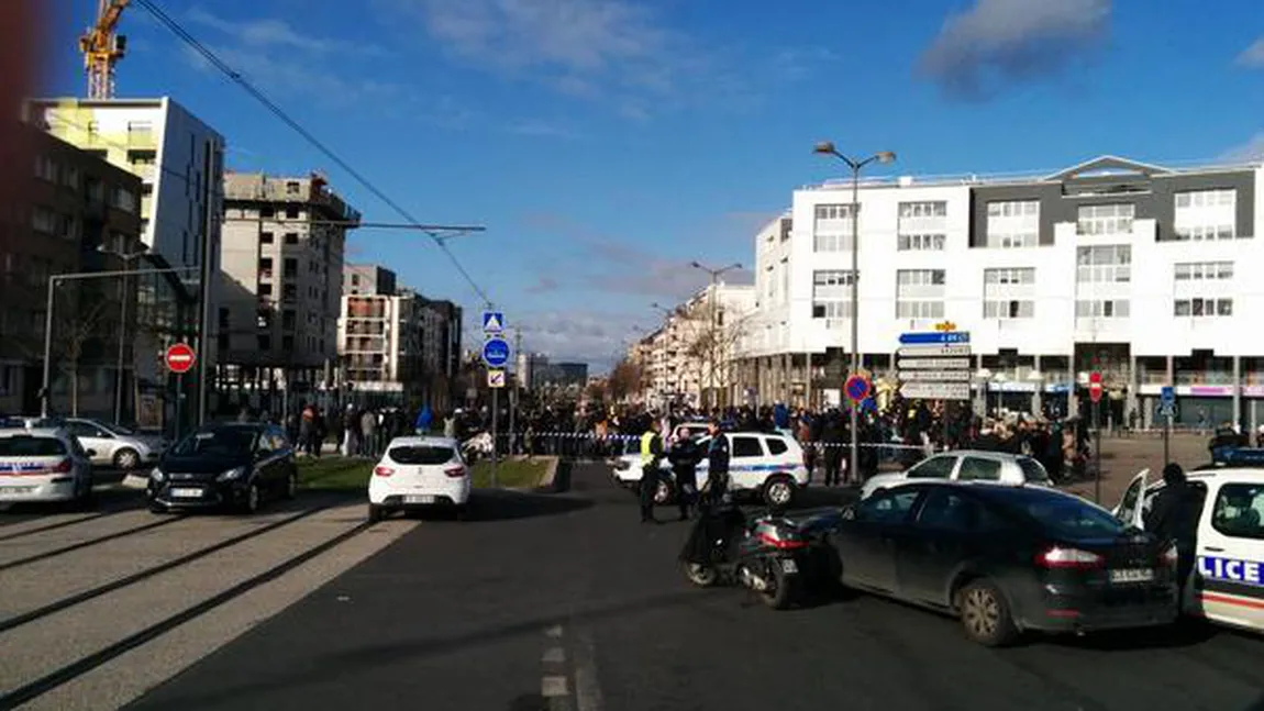 ALERTĂ în PARIS. O persoană înarmată a luat ostatici într-un oficiu poştal