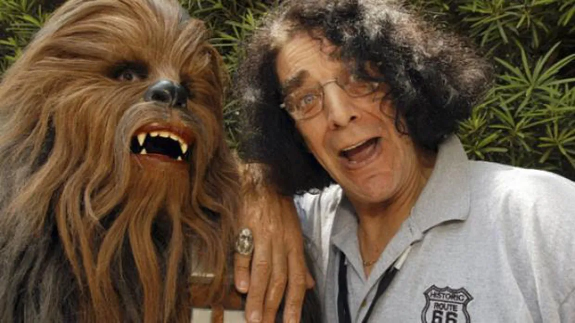 Peter Mayhew, actorul care l-a interpretat pe Chewbacca în 