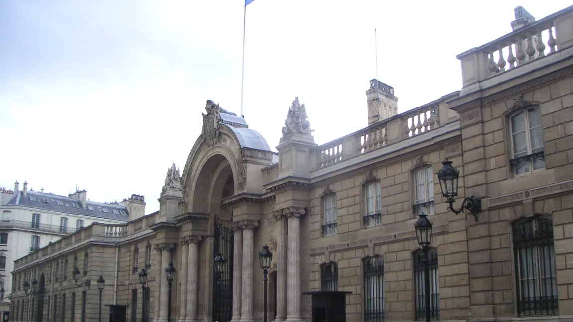 INCIDENT de SECURITATE deosebit de GRAV în Franţa. Palatul Elysee a fost survolat de o dronă