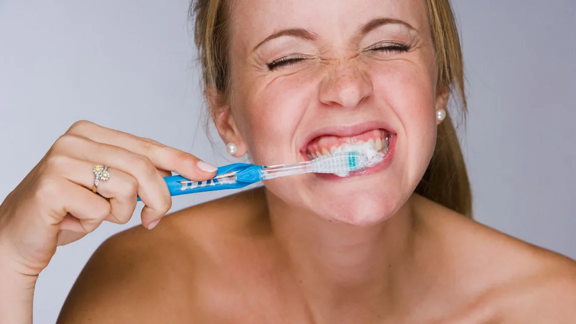 Remedii naturale pentru albirea dinţilor